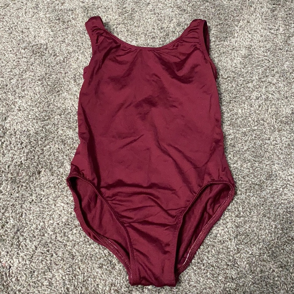 Women’s leotard / fits more like a kids’ large